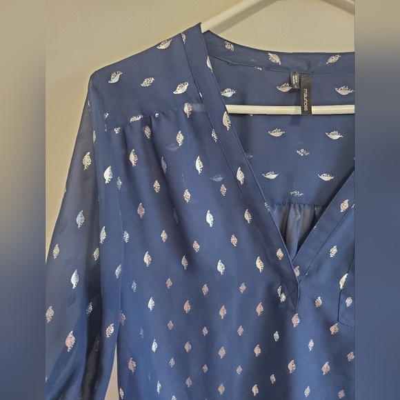 3/$30  Shimmery Blouse - Picture 4 of 4